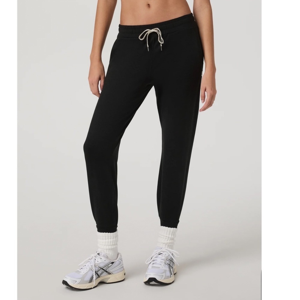 Vuori Performance Jogger In Black Size Small